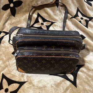 Louis Vuitton reporter bag Preloved